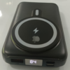 Power Bank con Soporte de Carga Rápida Inalámbrica y Cables Integrados para Todo Dispositivo